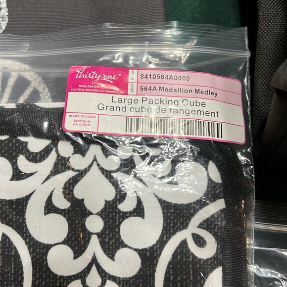 Thirty-one packing cubes - Picture 2 of 3